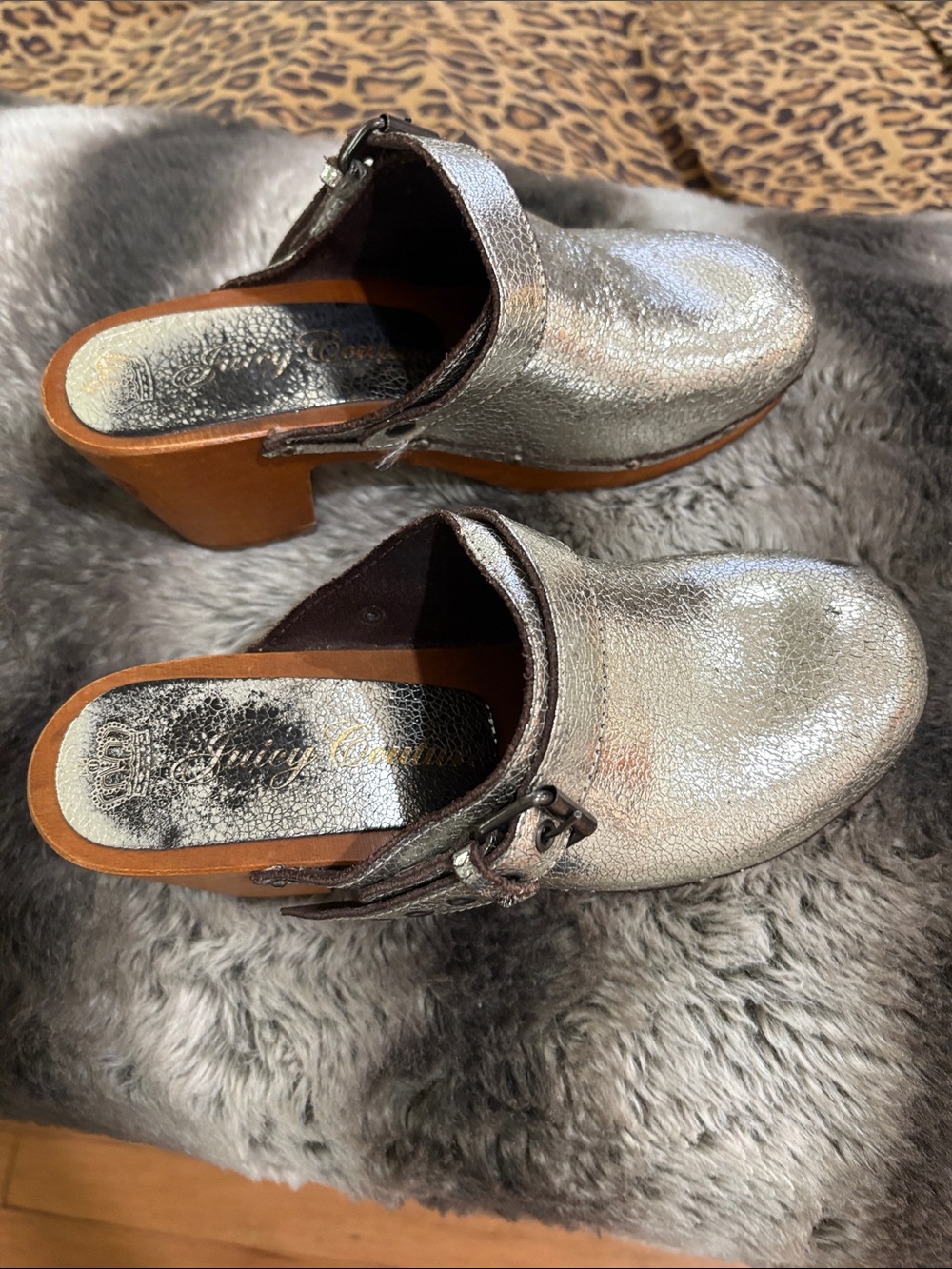 Juicy Couture Metallic Silver Leather Clog Mules